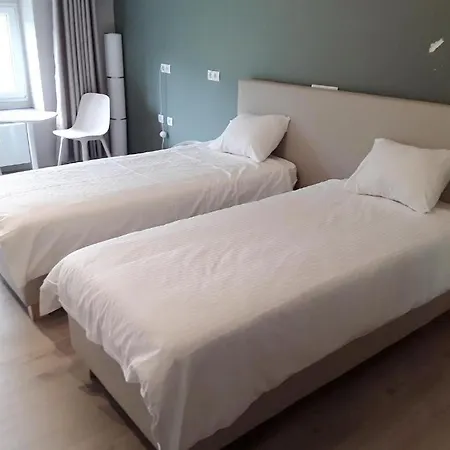 Le Jardin Du The Bord De La Meuse 2* نامور