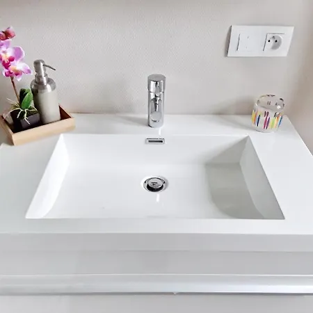 Le Jardin Du The Bord De La Meuse نامور