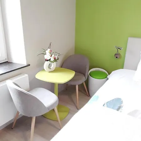 Le Jardin Du The Bord De La Meuse 那慕尔